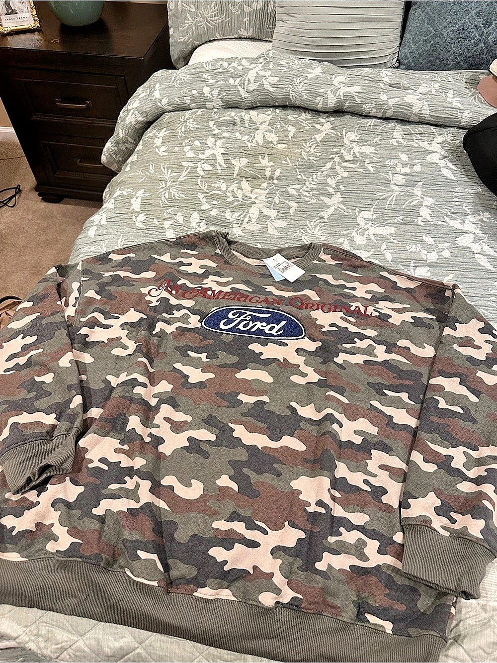 Ford Official Licensed Product Hybrid Apparel Camo Sweatshirt Size 1X NWT